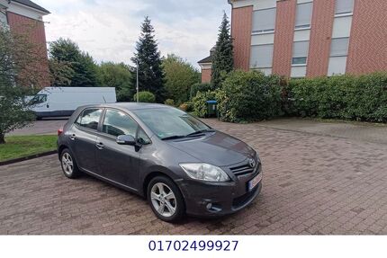 Toyota Auris 114.000 km 4.490 &euro; Oberhausen 46145