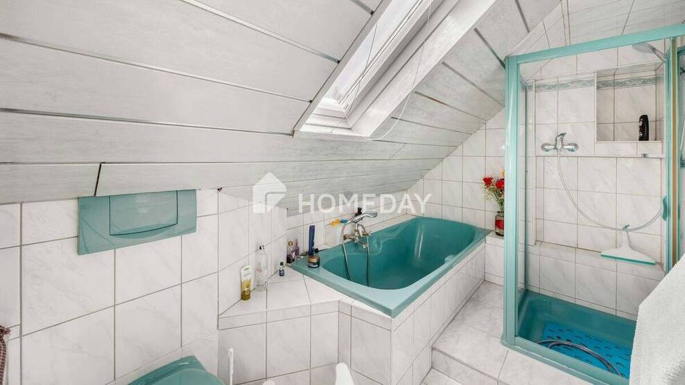 Einfamilienhaus mit Einliegerwohnung, großem Grundstück und vielseitigen Nutzungsmöglichkeiten 8 zimmer