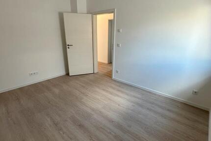 Moderne 3- Zimmerwohnung DG Wohnung mit klimatisierten Spitzboden 3 zimmer