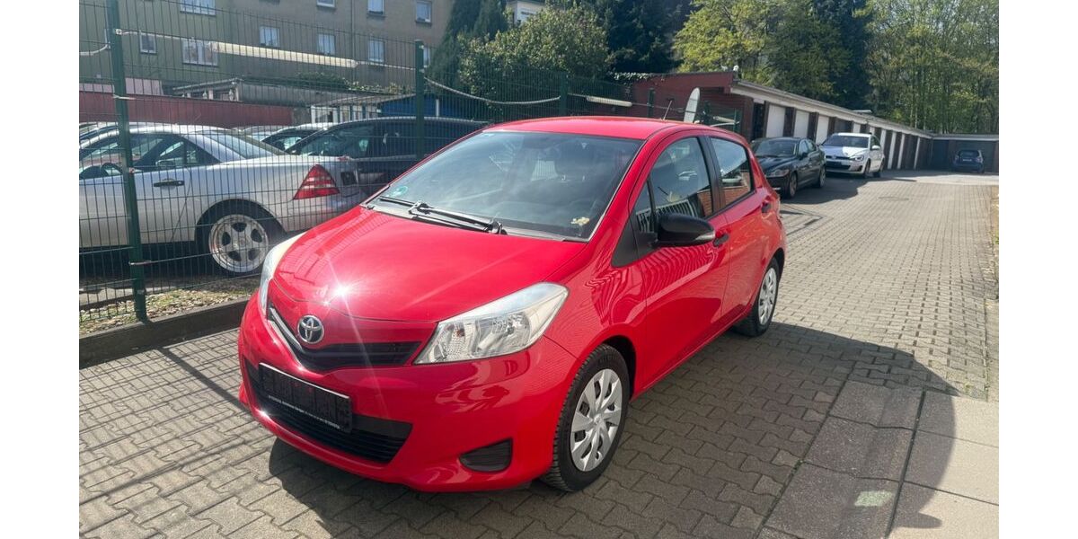 Toyota Yaris 126.000 km 4.700 &euro; Essen 45143