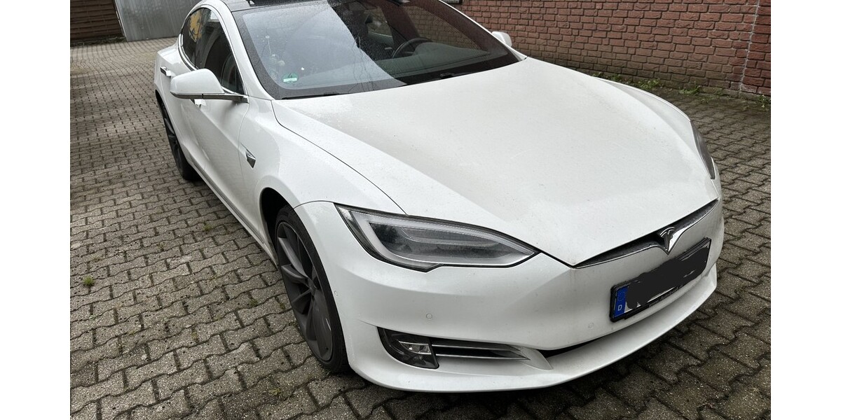 Tesla Model S 132.000 km 29.900 &euro; Herne 44623