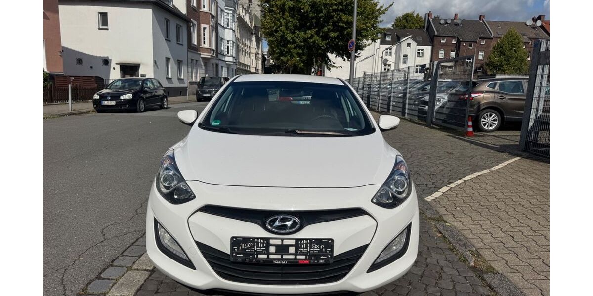 Hyundai i30 148.000 km 8.499 € Gelsenkirchen 45879