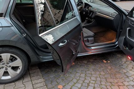 Skoda Superb 76.500 km 21.500 &euro; Gelsenkirchen 45899