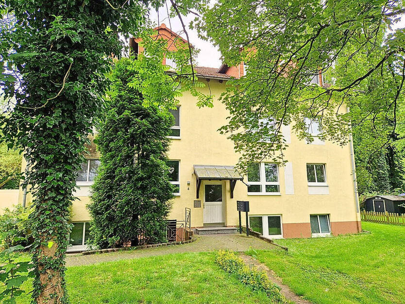 RE-Stuckenbusch! Ideal für Berufspendler: Renoviertes Appartement für berufstätige Einzelperson.