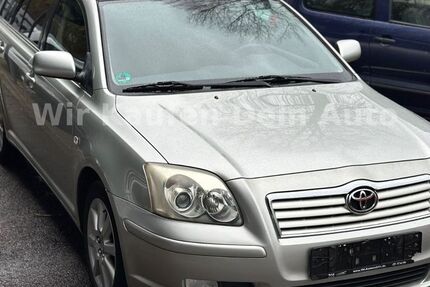 Toyota Avensis 146.000 km 3.990 € Essen 45145