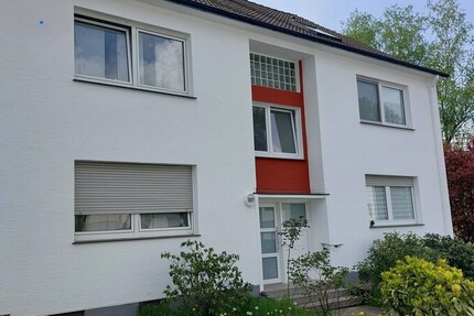 Mehrfam. Haus mit 14 Wohnungen und 8 Garagen in Wuppertal zimmer