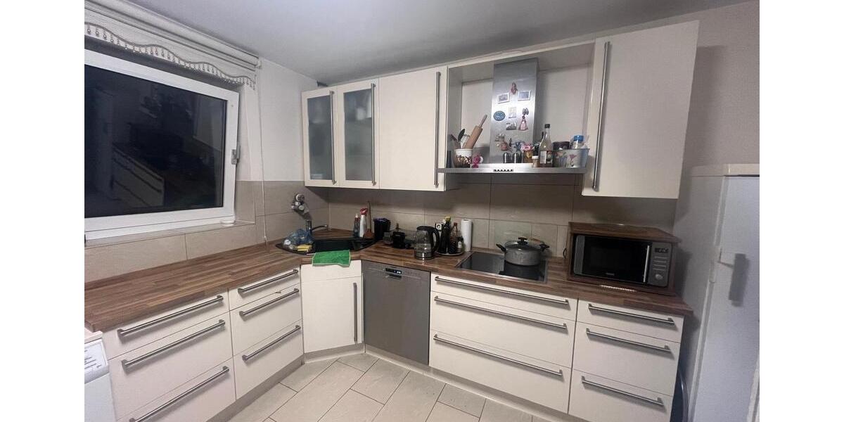 Bezaubernde Wohnung mit Tiefgaragenstellplatz und Wintergarten 4.5 zimmer