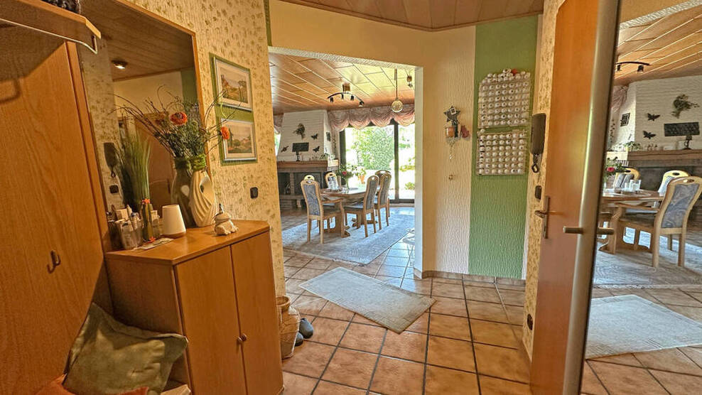 Familienidylle in Hünxe: Großzügiges Zweifamilienhaus in ruhiger Wohnlage!