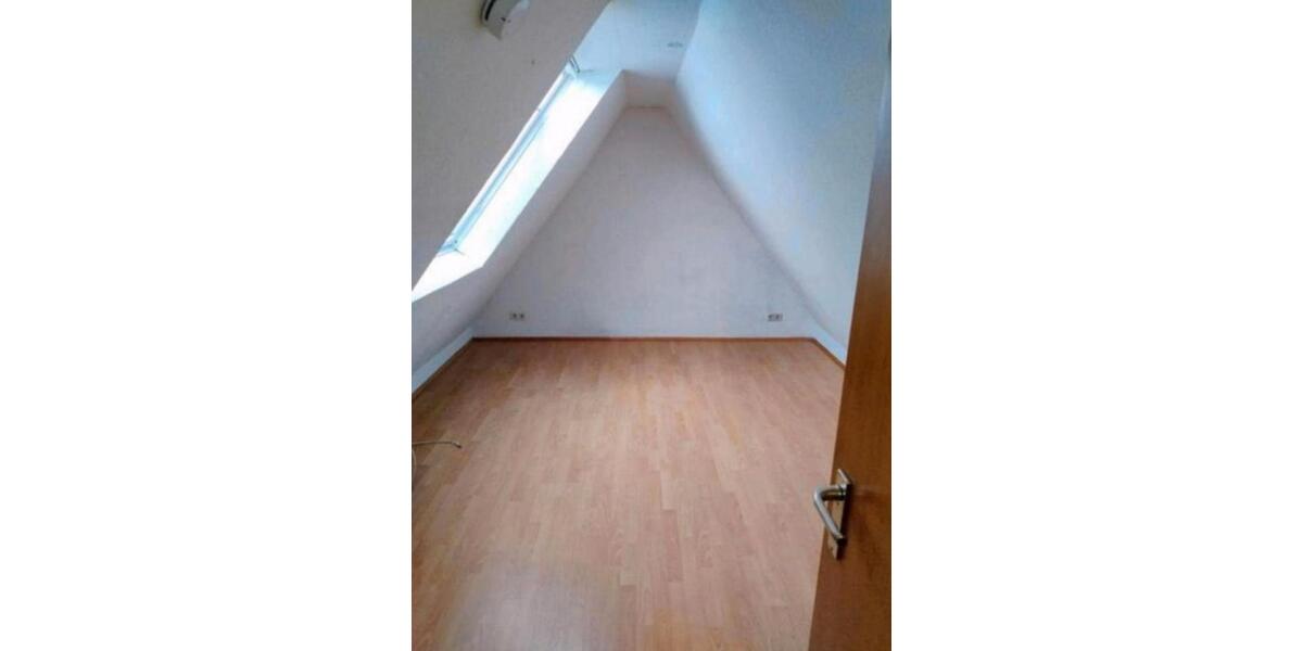 Dachgeschoßwohnung Gelsenkirchen Gelsenkirchen-Mitte - 3 Zimmer, 70 m&sup2;, 570&euro; | Angebot:25382888