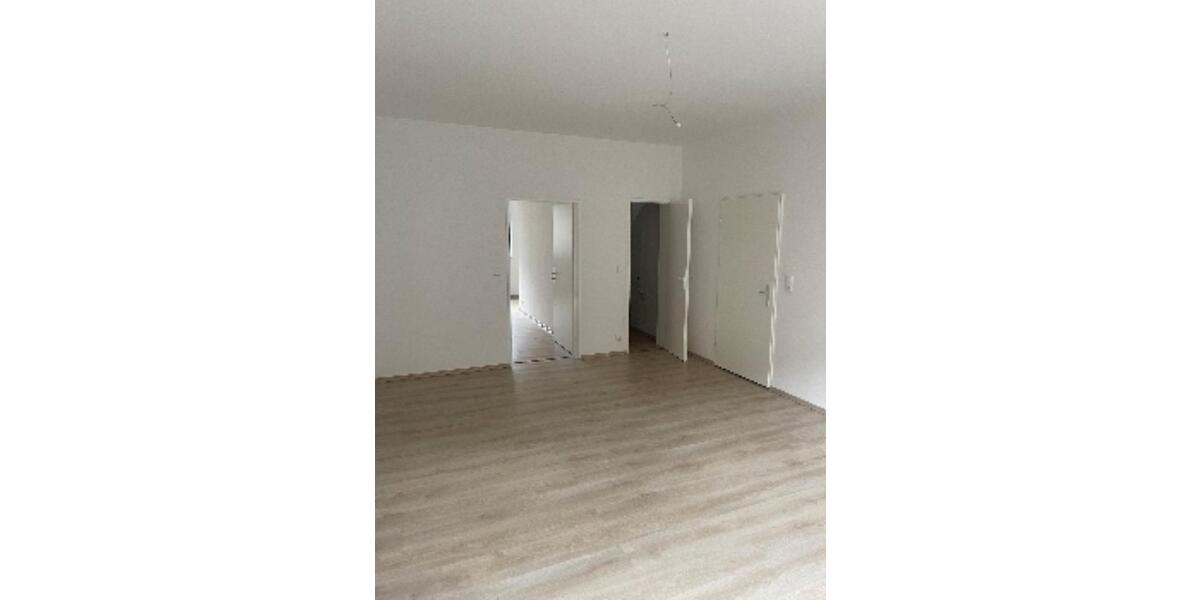 Erdgeschoßwohnung Duisburg Mittelmeiderich - 3 Zimmer, 80 m&sup2;, 720&euro; | Angebot:25568033
