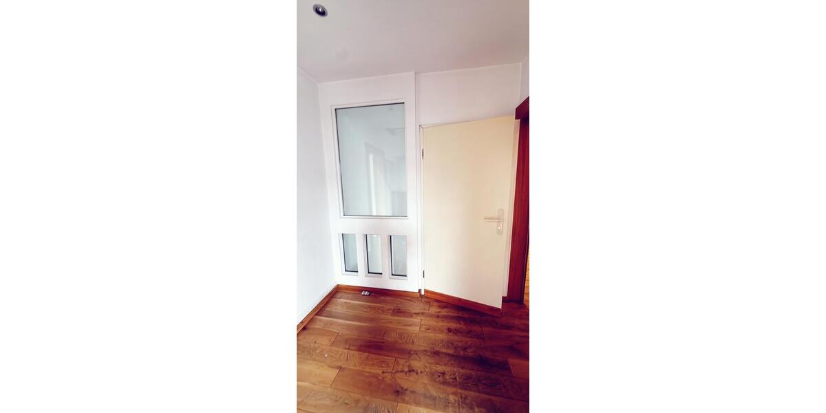 Dachgeschoßwohnung Wuppertal Gemarkung Langerfeld - 3 Zimmer, 95 m&sup2;, 760&euro; | Angebot:26147742