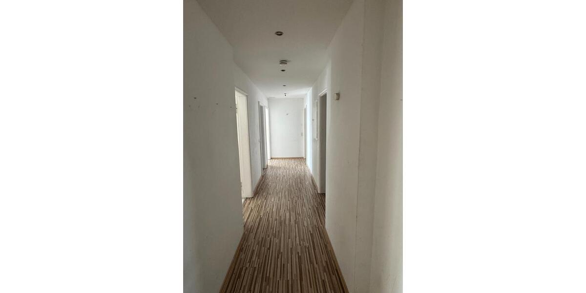 Etagenwohnung Duisburg Beeck - 5 Zimmer, 111 m&sup2;, 800&euro; | Angebot:26096473