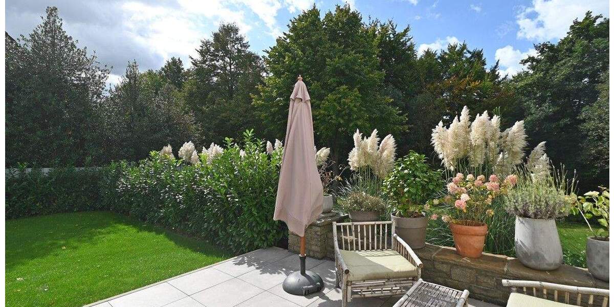 Welcome Home in Bredeney! Neuwertiges, stylisches Zuhause mit Doppelgarage & Einliegerwohnung 1 zimmer