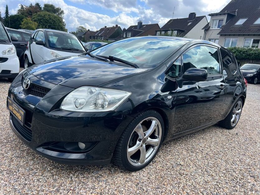 Toyota Auris 149.000 km 3.999 € Essen 45355