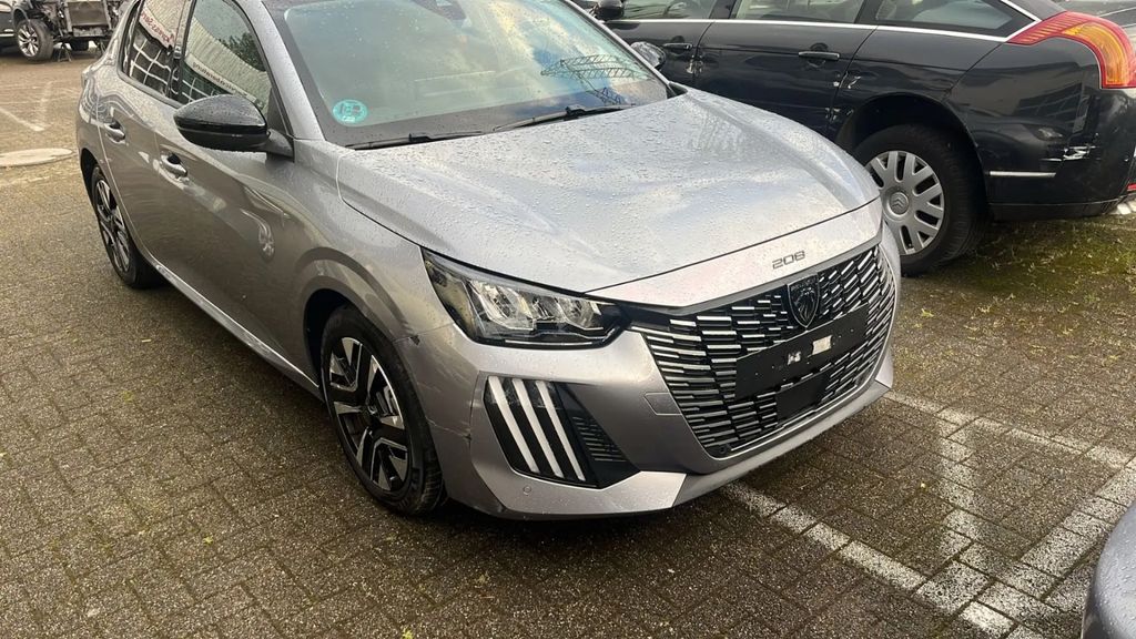 Peugeot 208 23.700 km 12.500 &euro; Gelsenkirchen 45892