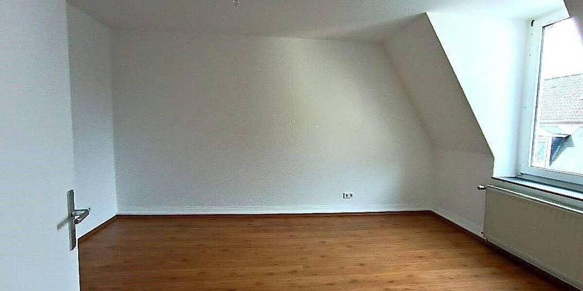 Etagenwohnung Wuppertal Barmen - 4 Zimmer, 100 m&sup2;, 880&euro; | Angebot:26897645