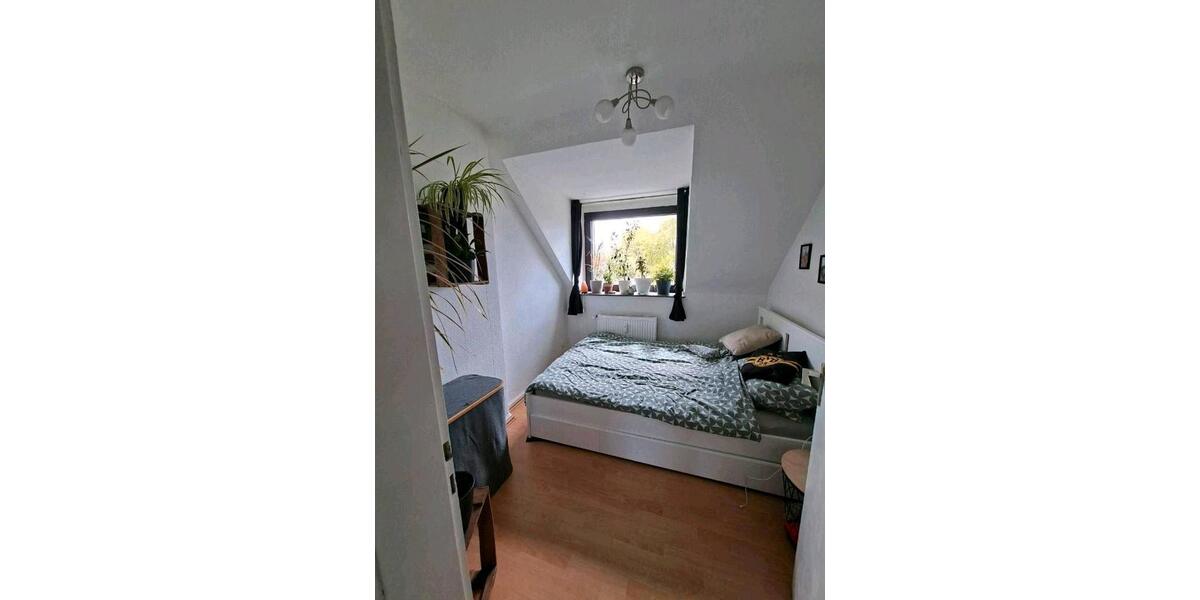 Dachgeschoßwohnung Essen Stadtbezirk IV - 3 Zimmer, 67 m&sup2;, 855&euro; | Angebot:26236994