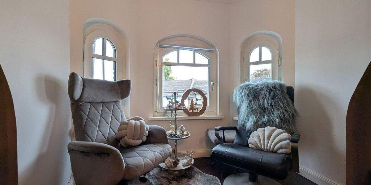 Etagenwohnung Duisburg Mittelmeiderich - 5 Zimmer, 132 m&sup2;, 199.900&euro; | Angebot:25630246