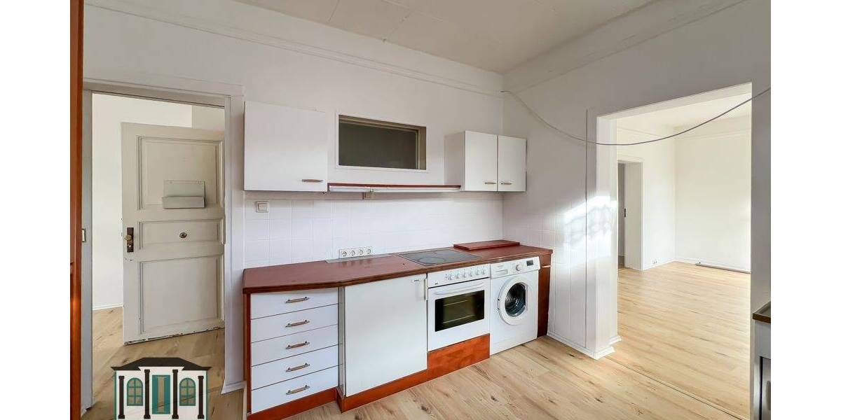 Denkmalschutz trifft Investitionschance: Dreiparteienhaus mit Entwicklungspotenzial 1 zimmer