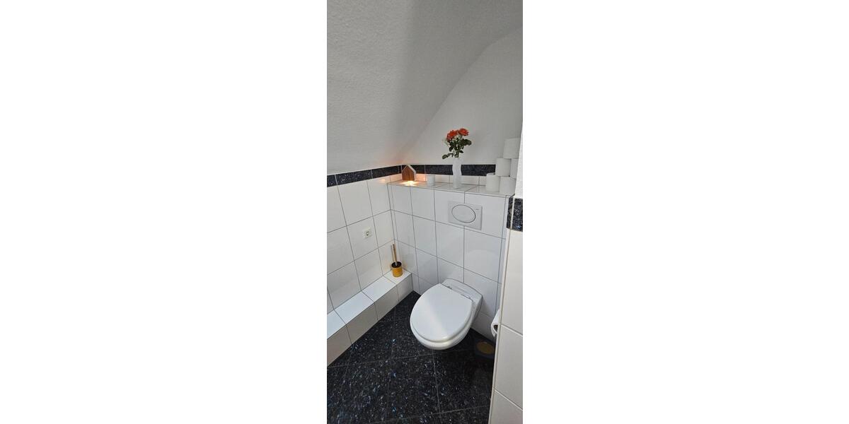 Dachgeschoßwohnung Wuppertal Lichtenplatz - 3.5 Zimmer, 110 m&sup2;, 1.125&euro; | Angebot:26395411