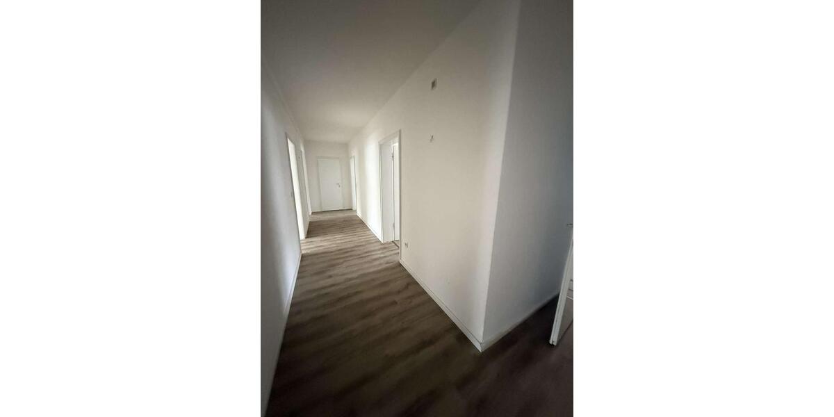 Charmante 4-Zimmer-Wohnung mit Balkon in zentraler Lage – ca. 120 m² Wohnfläche 4 zimmer