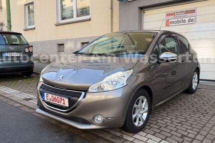 Peugeot 208 75.700 km 5.290 &euro; Essen 45139