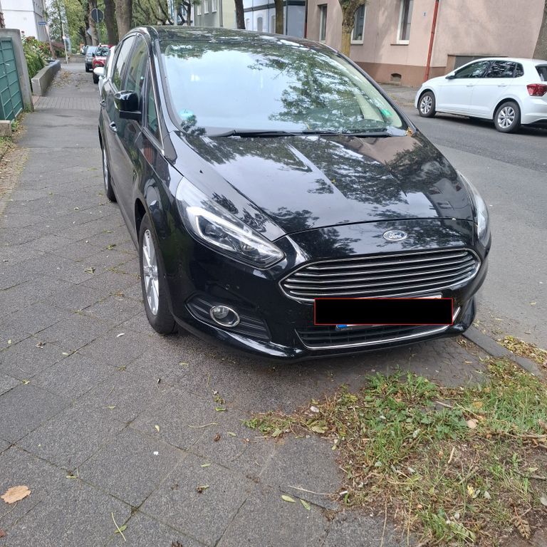 Ford S-Max 102.000 km 14.500 € Dortmund 44357