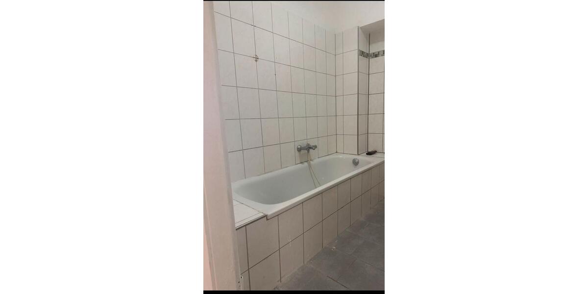 Wohnung in Duisburg zu vermieten-Teilw. Saniert ! 3 zimmer