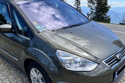 Ford Galaxy 96.000 km 12.200 € Essen 45355