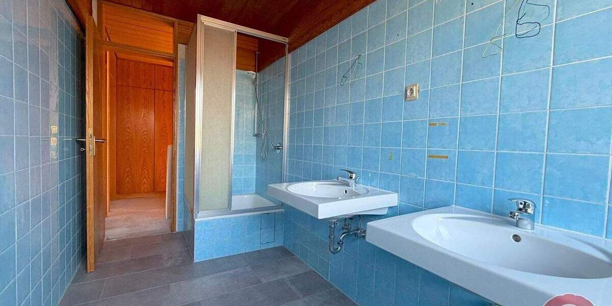 Einfamilienhaus Dinslaken Innenstadt - 8 Zimmer, 240 m&sup2;, 698.000&euro; | Angebot:25246150