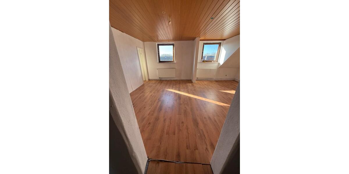 Dachgeschoßwohnung Gelsenkirchen Gelsenkirchen-Nord - 2 Zimmer, 77 m&sup2;, 450&euro; | Angebot:26341699