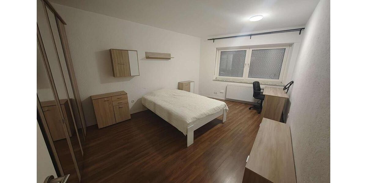 Schöne Altbau-Wohnung im Erdgeschoss 2 zimmer