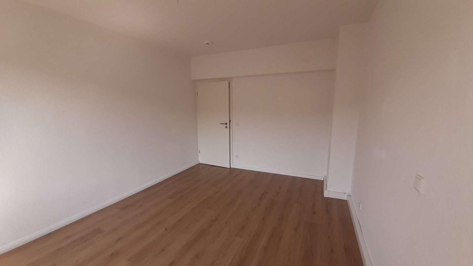 Landgrafenstraße 2- helle 3 ZKB Wohnung im 3.OG zu vermieten 3 zimmer