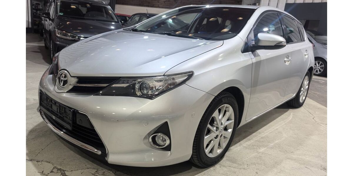 Toyota Auris 94.523 km 8.900 &euro; Voerde 46562