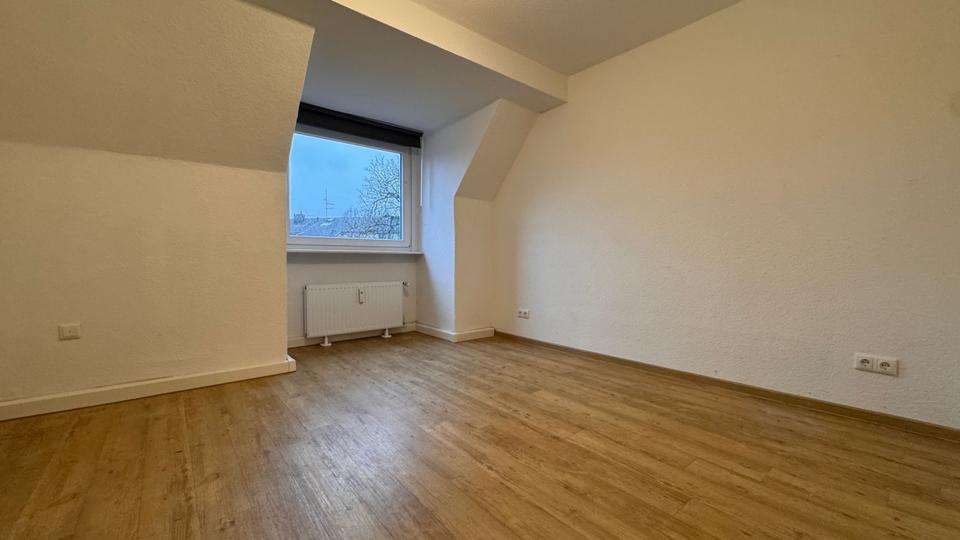 Dachgeschoßwohnung Essen Stadtbezirk VI - 2 Zimmer, 40 m&sup2;, 435&euro; | Angebot:24967368