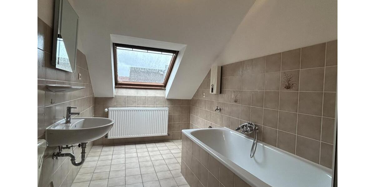 Helle und geräumige 4-Zimmer-Wohnung im Dachgeschoss – Ihr neues Zuhause in Dorsten 4 zimmer