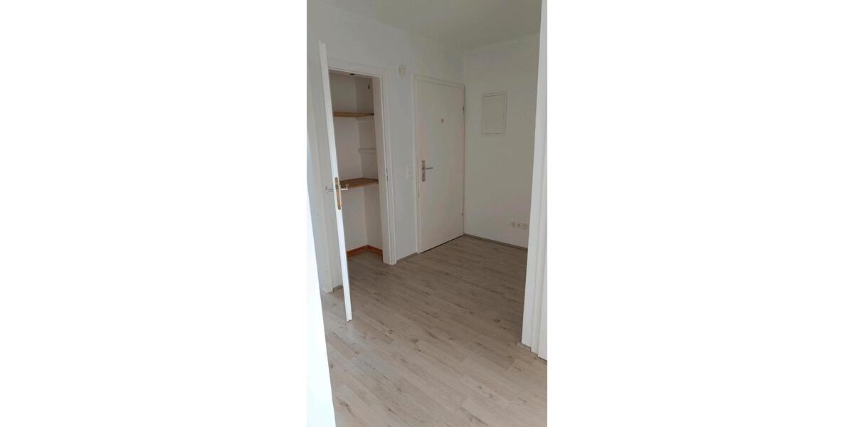 Dachgeschoßwohnung Duisburg Beeck - 2.5 Zimmer, 52 m&sup2;, 374&euro; | Angebot:26237076