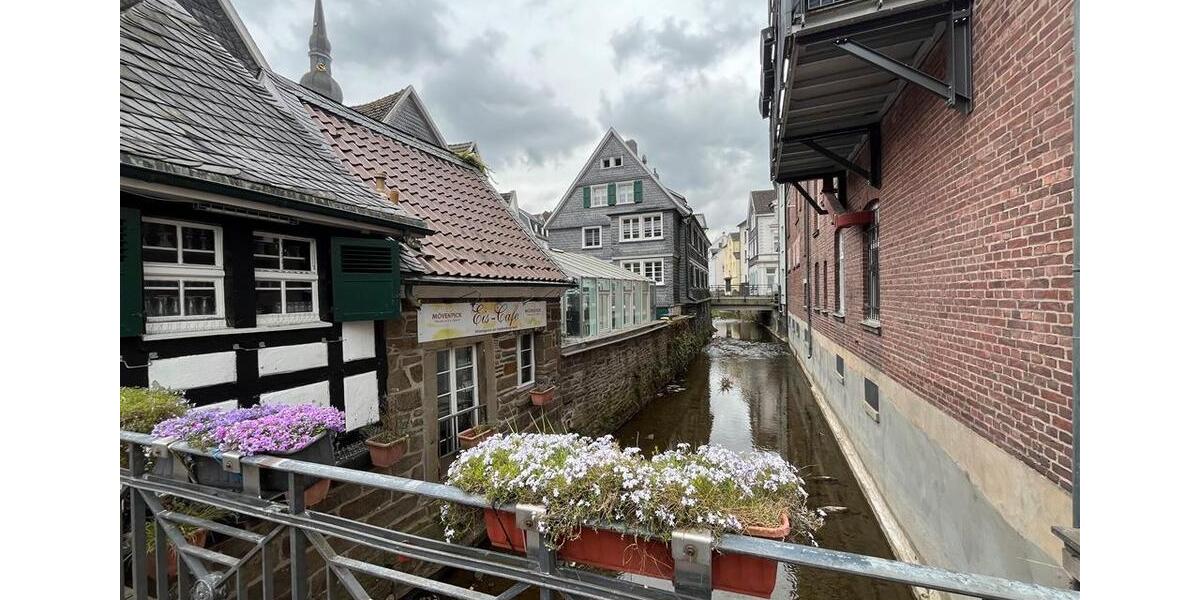 Historischer Charme in Toplage – Ihre attraktive Ladenfläche in Velbert-Langenberg zimmer