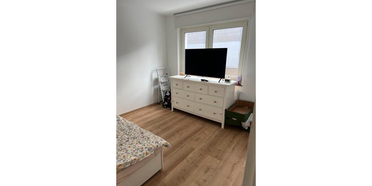 Wohnung zu vermieten, zwei Zimmer 55 m² Kü+Whz+Schlz+Bad 2 zimmer