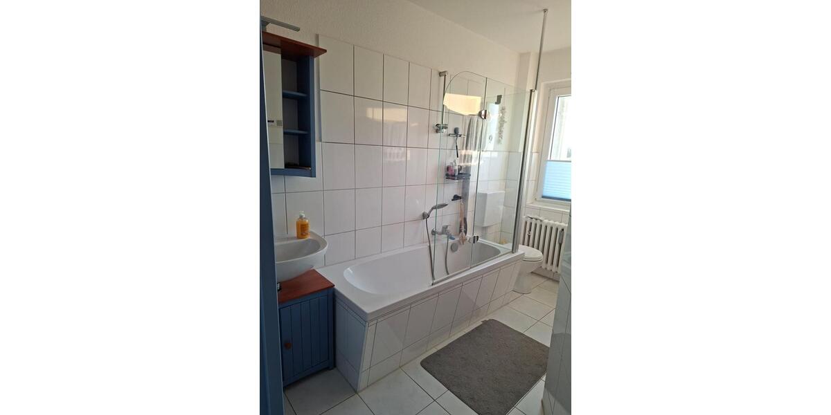 Etagenwohnung Heiligenhaus - 4 Zimmer, 150 m&sup2;, 900&euro; | Angebot:25048275