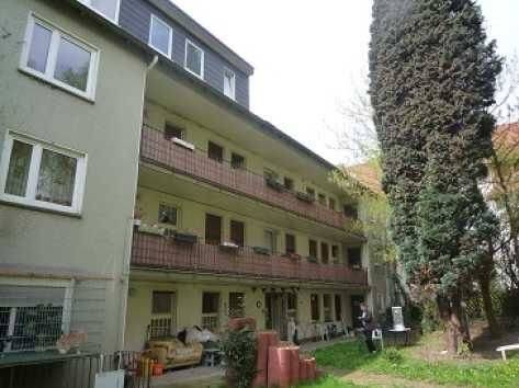 Mieter gesucht für Wohnung mit eigenem Garten! 3,5 Zimmer-Wohnung im EG mit Terrasse und eigener Gartenfläche, gut geschnitten, in Bochumer City-Lage