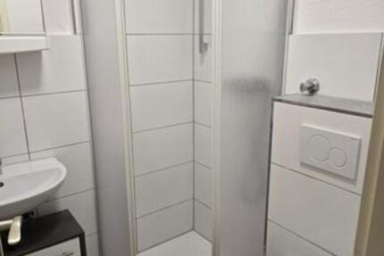 frisch renovierte und sanierte EG Wohnung mit Gartenmitb. + EBK 2 zimmer