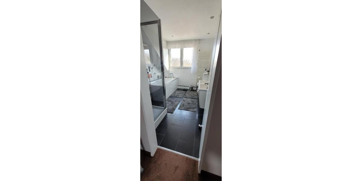 Einfamilienhaus Dinslaken Hiesfeld - 7 Zimmer, 140 m&sup2;, 590.000&euro; | Angebot:25831753