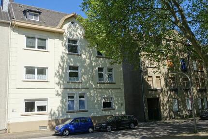 Freundliche renovierte Erdgeschosswohnung 2.5 zimmer