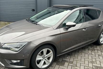 Seat Leon 68.540 km 12.990 &euro; Dinslaken 46537