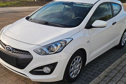 Hyundai i30 146.000 km 5.250 € Essen 45279