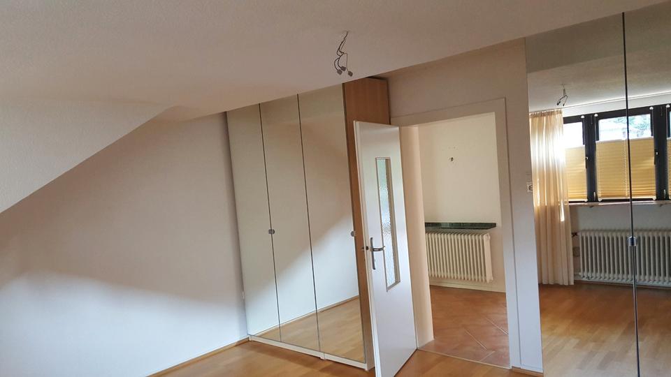 Dachgeschoßwohnung Wuppertal Lichtenplatz - 3.5 Zimmer, 110 m&sup2;, 1.125&euro; | Angebot:26395411