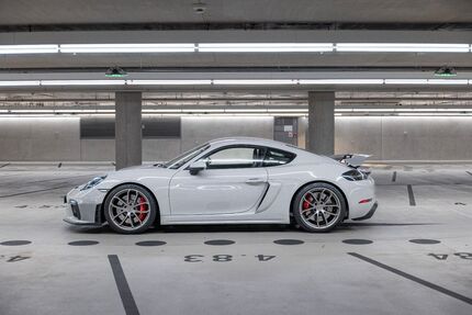 Porsche Cayman 33.400 km 107.995 € Düsseldorf 40211