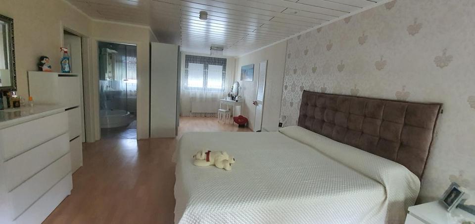 Reihenhaus Duisburg Hochheide - 4 Zimmer, 138 m&sup2;, 395.000&euro; | Angebot:27054474