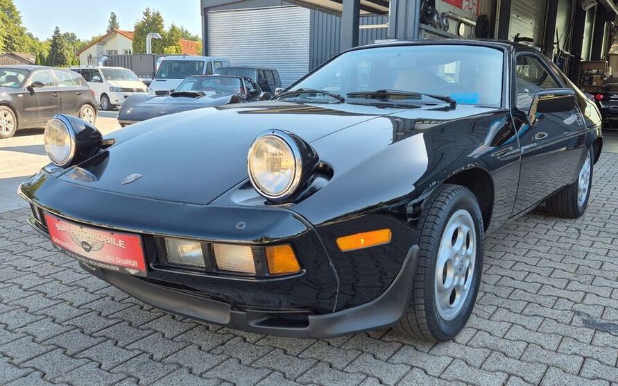 928